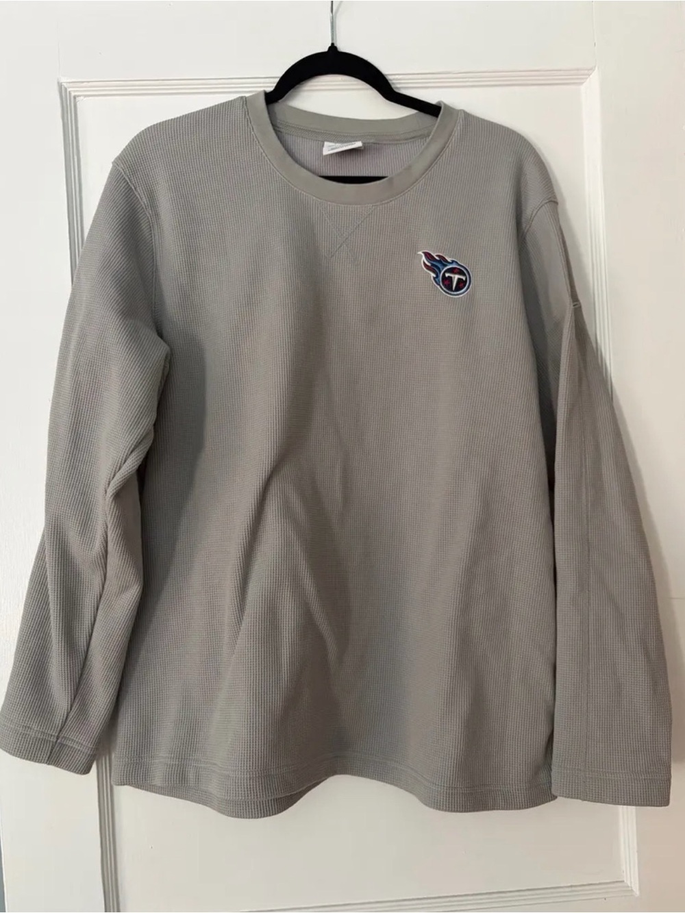NFL Men’s Gray Crewneck Sweatshirt with Titans Chest Logo